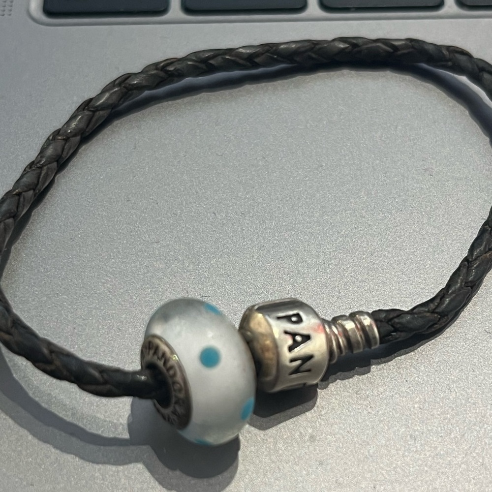 VINTAGE PANDORA LEATHER BRAIDED CORD WITH ONE GLASS  PANDORA BEAD, , bracelet
